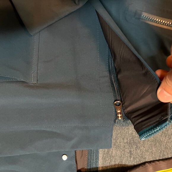 Lululemon Rain Or Shine Hooded Jacket In Navy - Womens Size S - Picture 9 of 11